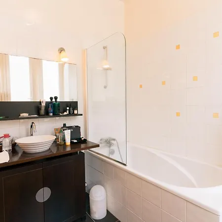 Beautiful 90m Seafront Apartment