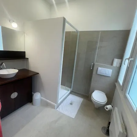 Beautiful 90m Seafront Apartmán *